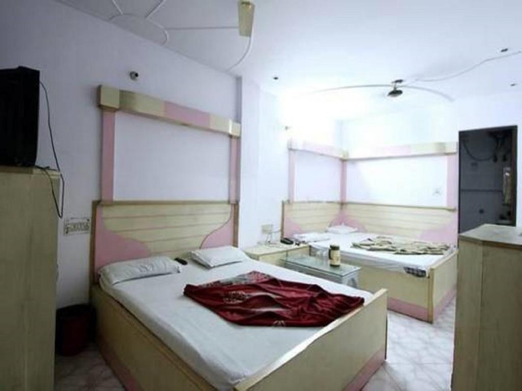 Hotel Hans International Neu-Delhi Zimmer foto