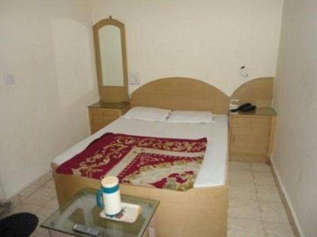 Hotel Hans International Neu-Delhi Zimmer foto